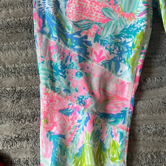 Lilly Pulitzer Fished my wish leggings - Picture 2 of 6
